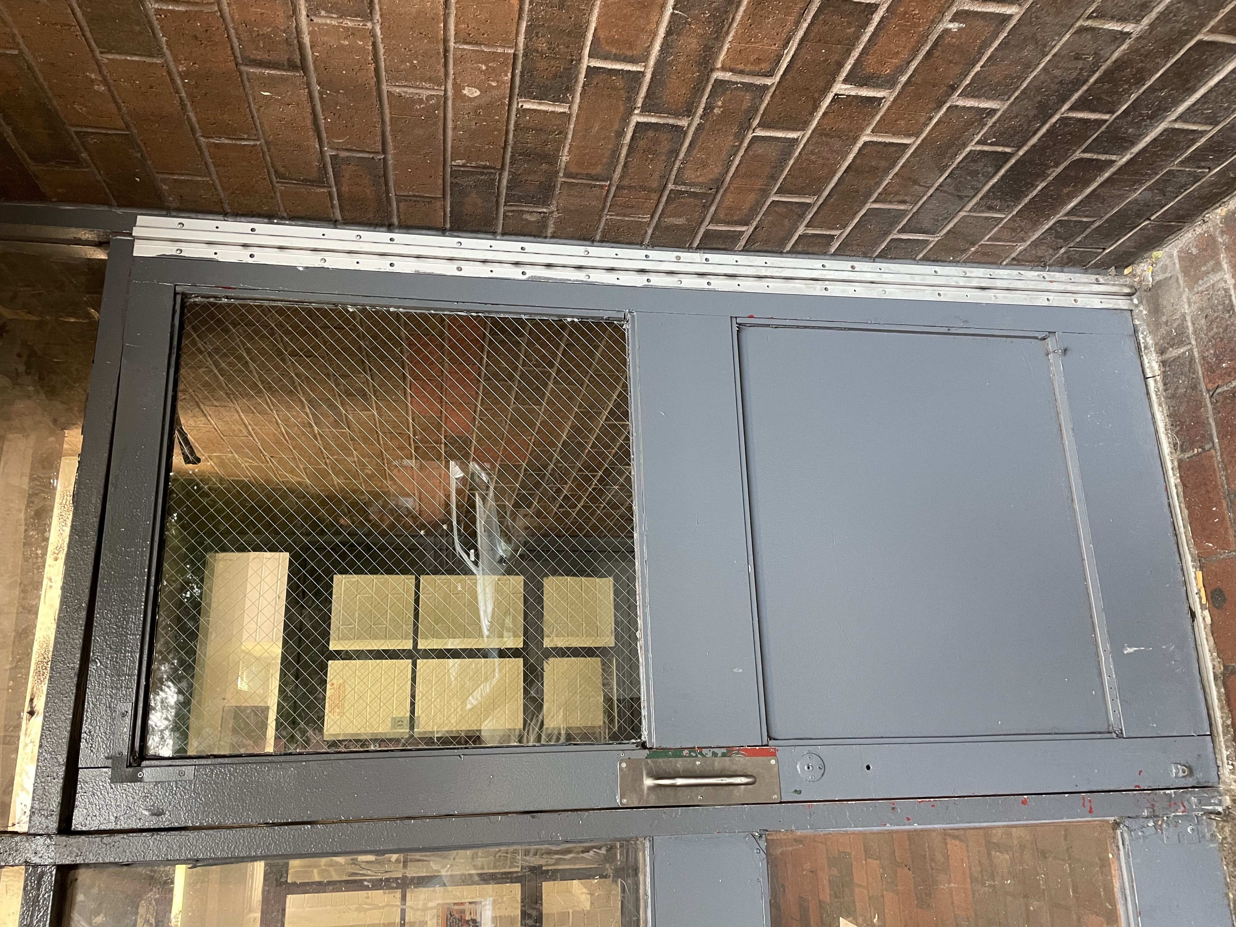 1/4" Wire Glass glass sample for shower doors and glass installations